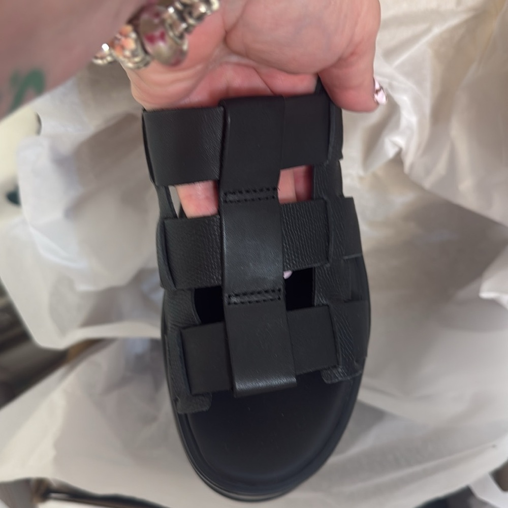 🍓Black Sorel Sandals🍓 - Picture 11 of 16